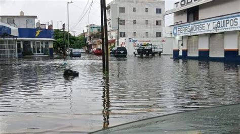 Calle anegada por una inundación. Imagen facilitada por la redacción como referencia de las afectaciones por lluvias en Veracruz.