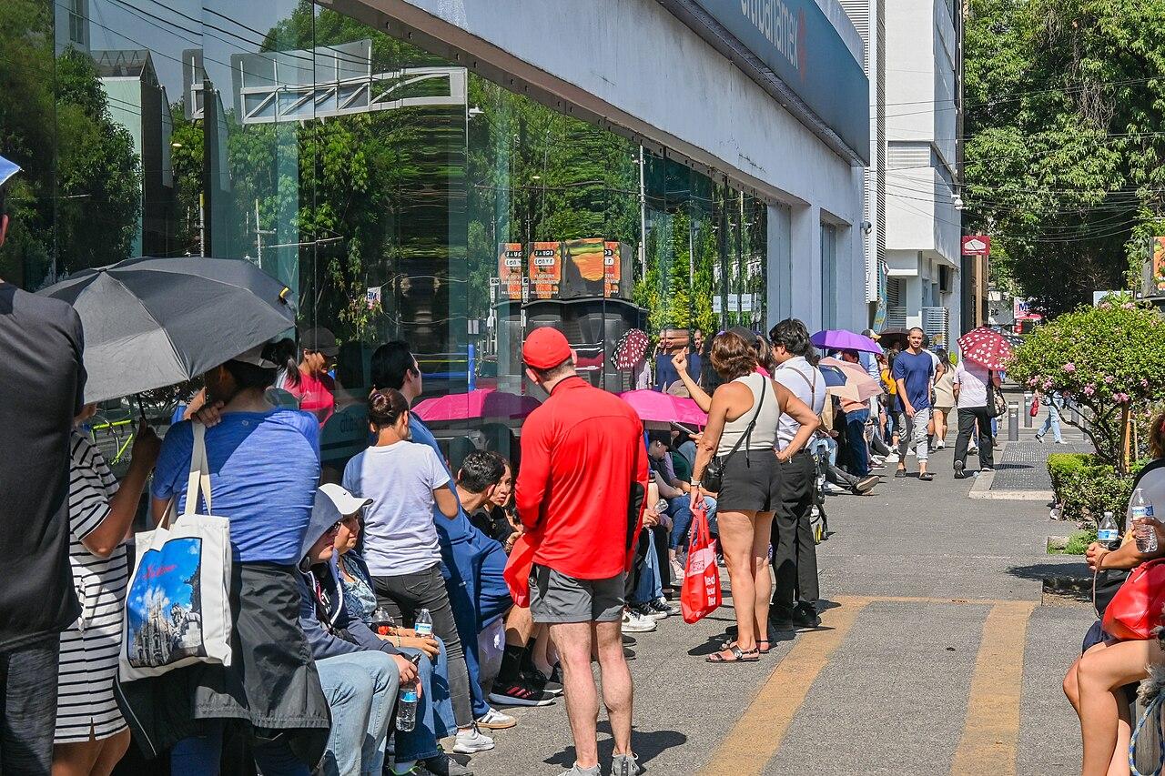 Fila de votantes en la Ciudad de México durante la elección federal de 2024. Imagen de archivo.