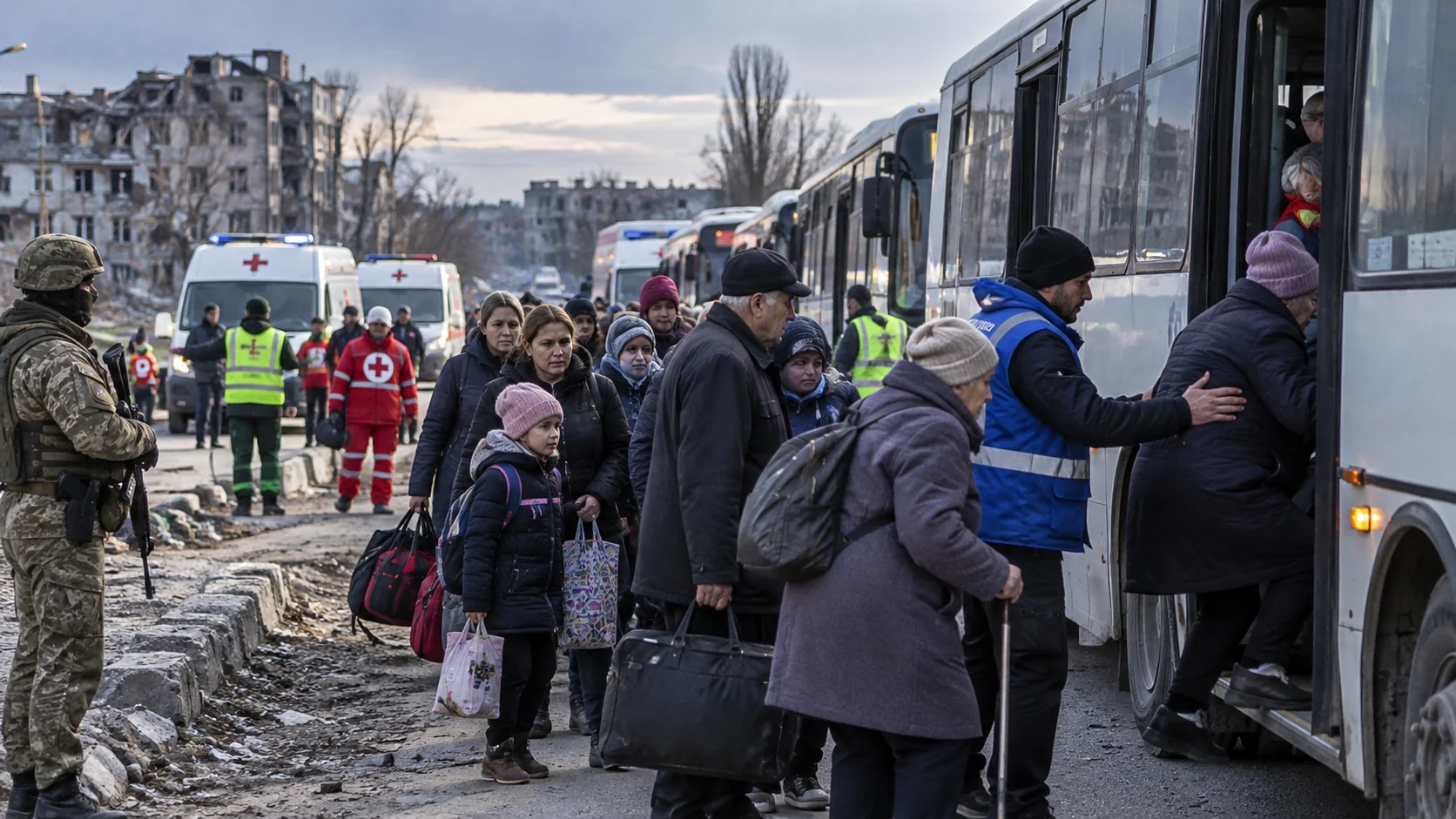 Ilustración editorial de una evacuación humanitaria con autobuses y ambulancias en una zona afectada por la guerra.