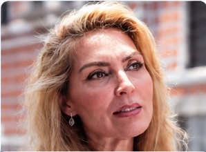 Retrato rotulado en la composición del sondeo como Erika de la Vega Gutiérrez